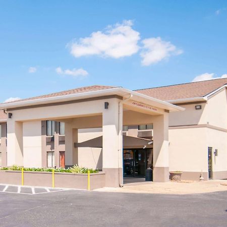 Howard Johnson By Wyndham Scott Lafayette Екстериор снимка