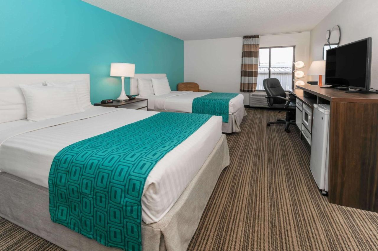 Howard Johnson By Wyndham Scott Lafayette Екстериор снимка