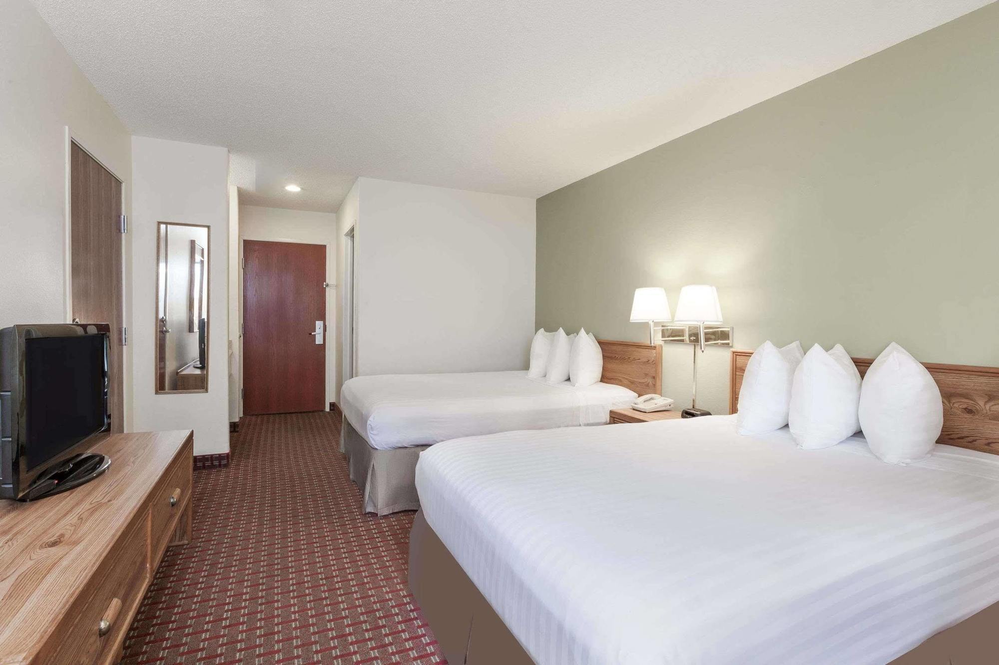 Howard Johnson By Wyndham Scott Lafayette Екстериор снимка