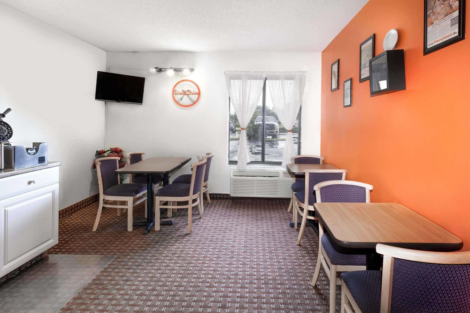 Howard Johnson By Wyndham Scott Lafayette Екстериор снимка